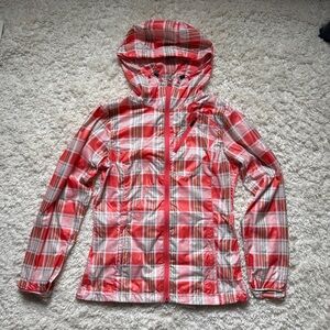 Columbia Women’s Omni-Shield Lightweight Jacket. Sz Sml. Perfect for hiking/runs